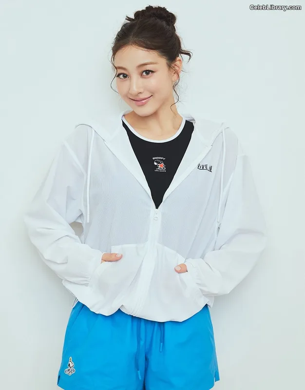 Jihyo (TWICE) photo 5 of 1325