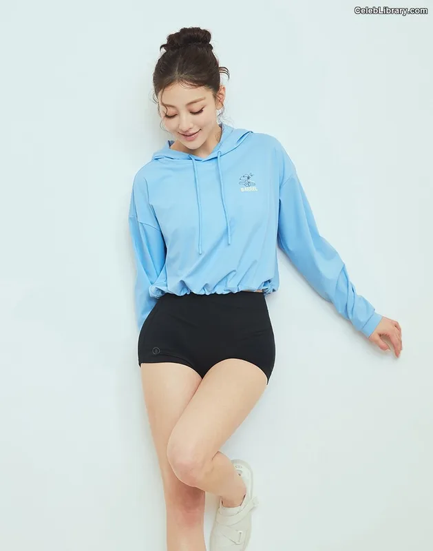 Jihyo (TWICE) photo 8 of 1325