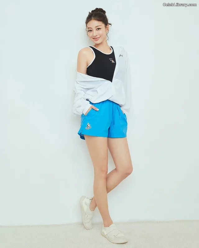 Jihyo (TWICE) photo 15 of 1325