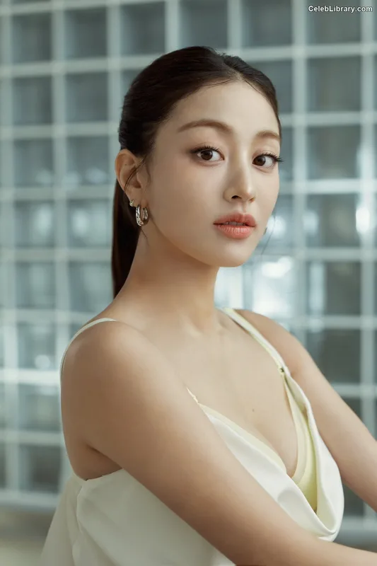 Jihyo (TWICE) photo 6 of 1325