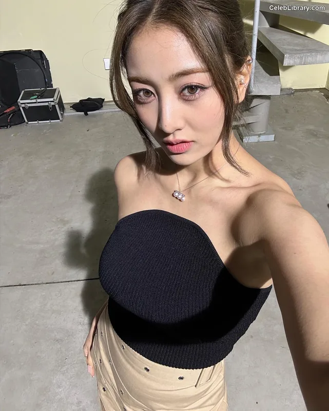 Jihyo (TWICE) photo 16 of 1325