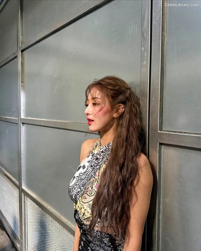 Jihyo (TWICE) photo 17 of 1325