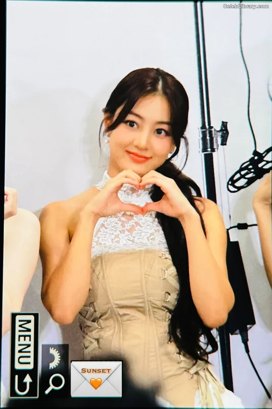 Jihyo (TWICE) photo 12 of 1325