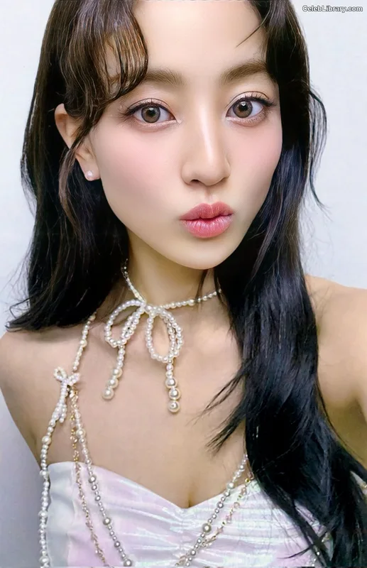 Jihyo (TWICE) photo 3 of 1325