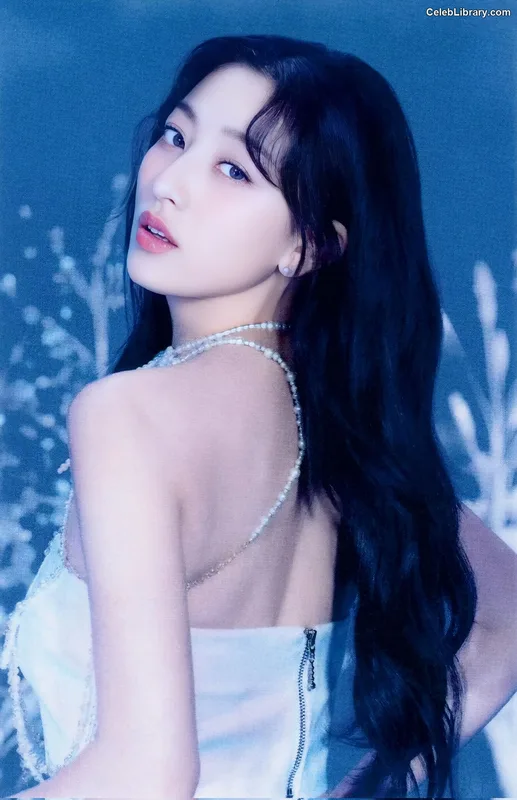 Jihyo (TWICE) photo 5 of 1325