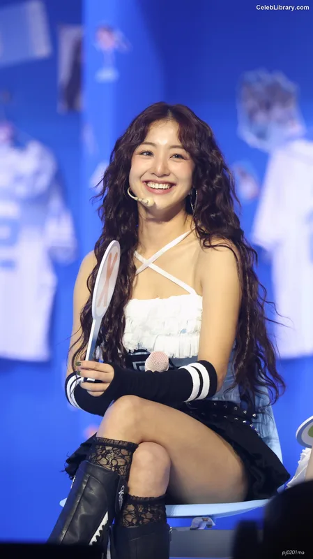 Jihyo (TWICE) photo 8 of 1325