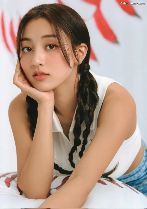 Jihyo (TWICE) photo 11 of 1325