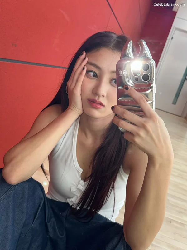 Jihyo (TWICE) photo 17 of 1325