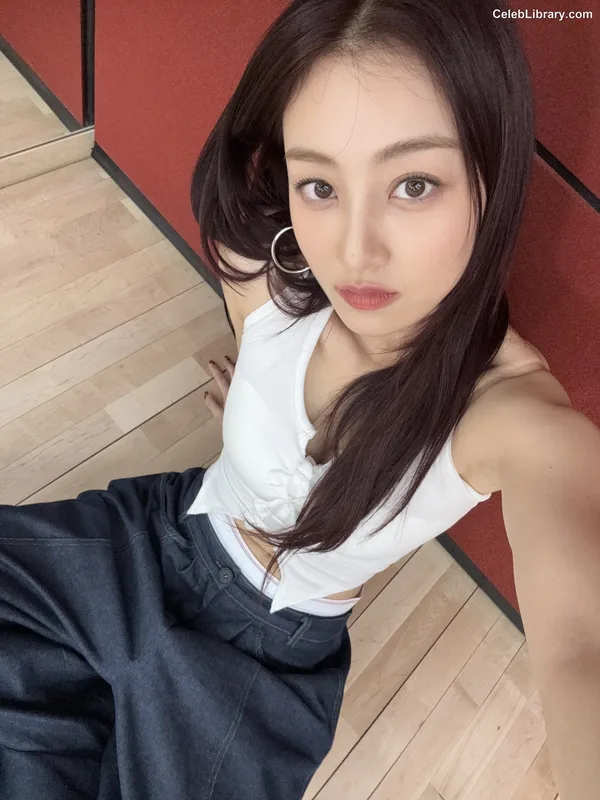 Jihyo (TWICE) photo 18 of 1325