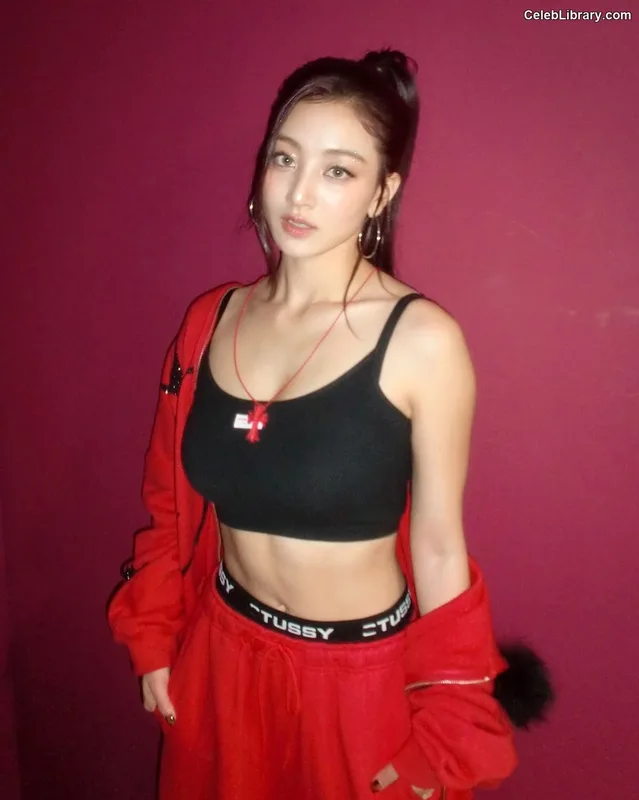 Jihyo (TWICE) photo 3 of 1325