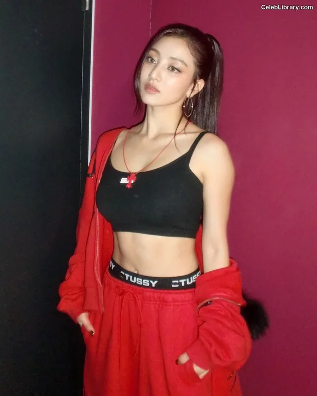 Jihyo (TWICE) photo 4 of 1325