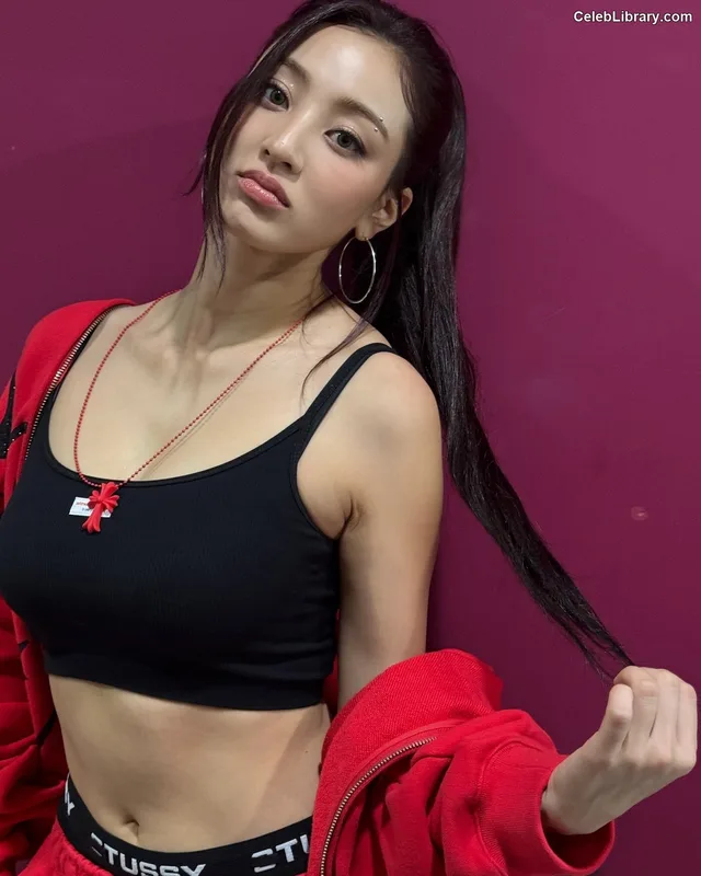 Jihyo (TWICE) photo 5 of 1325