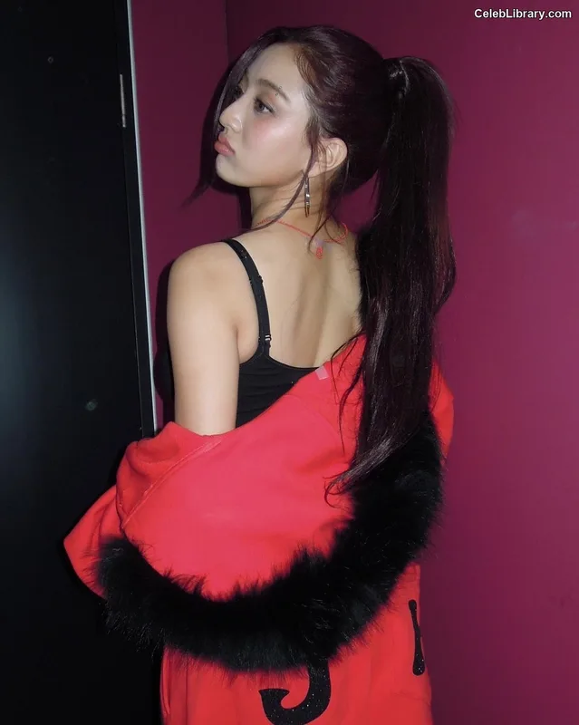 Jihyo (TWICE) photo 6 of 1325