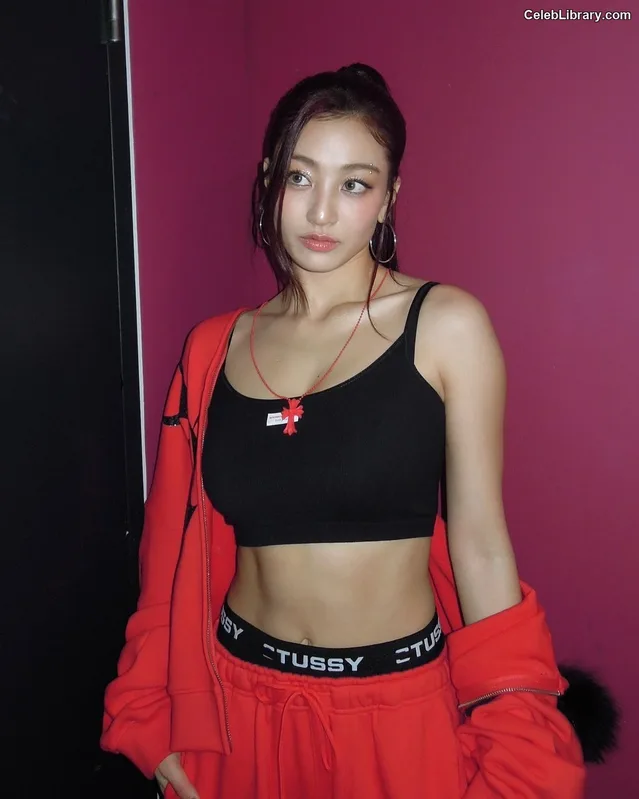 Jihyo (TWICE) photo 8 of 1325