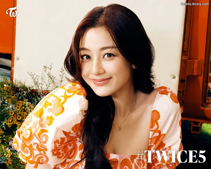 Jihyo (TWICE) photo 1 of 1325