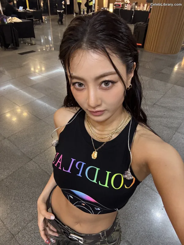 Jihyo (TWICE) photo 6 of 1325