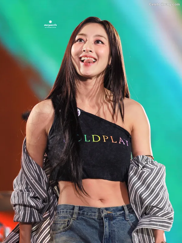 Jihyo (TWICE) photo 12 of 1325