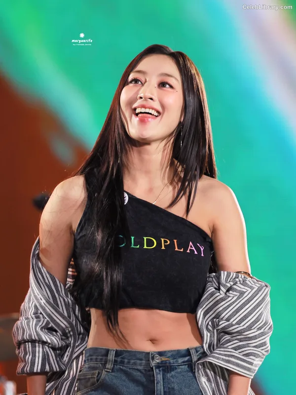 Jihyo (TWICE) photo 14 of 1325