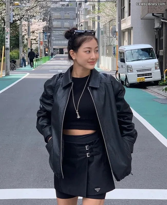 Jihyo (TWICE) photo 20 of 1325