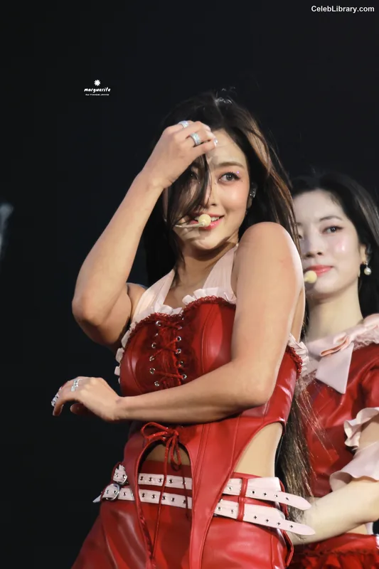 Jihyo (TWICE) photo 5 of 1325