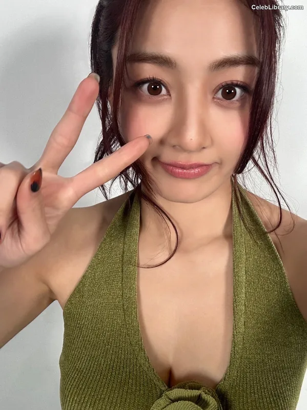 Jihyo (TWICE) photo 10 of 1325