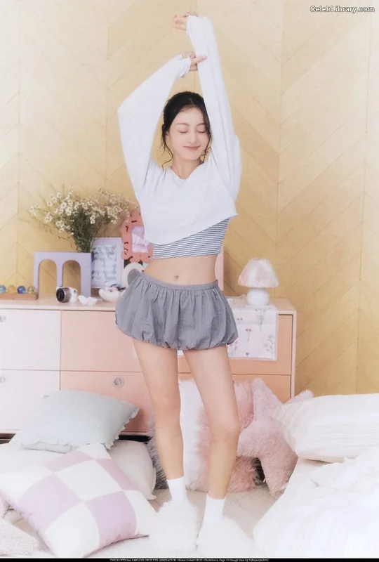 Jihyo (TWICE) photo 15 of 1325
