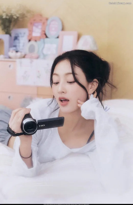 Jihyo (TWICE) photo 16 of 1325