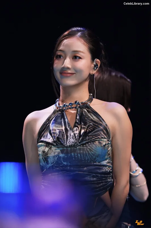 Jihyo (TWICE) photo 17 of 1325