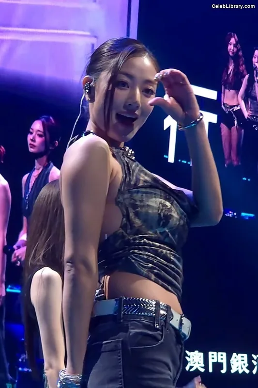 Jihyo (TWICE) photo 7 of 1325