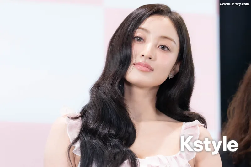 Jihyo (TWICE) photo 24 of 1325