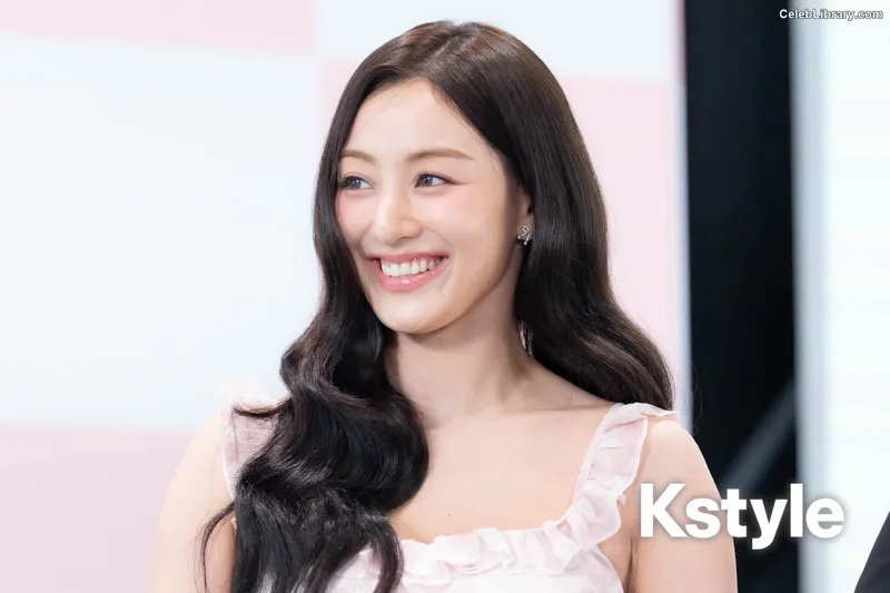 Jihyo (TWICE) photo 1 of 1325