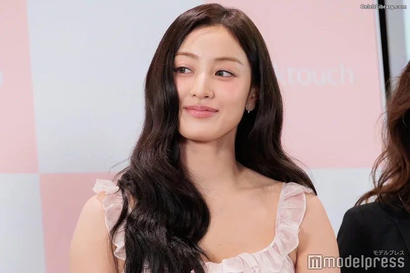 Jihyo (TWICE) photo 2 of 1325