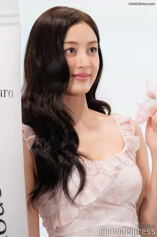 Jihyo (TWICE) photo 5 of 1325