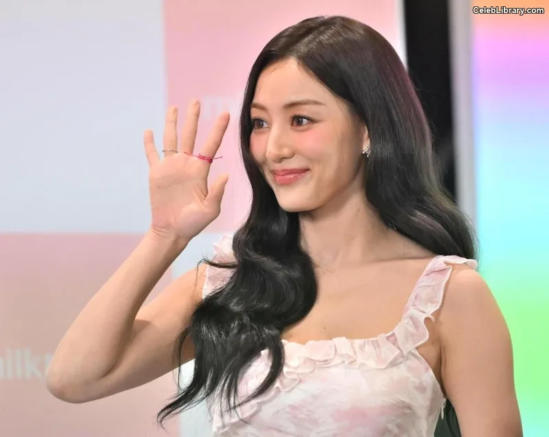 Jihyo (TWICE) photo 11 of 1325