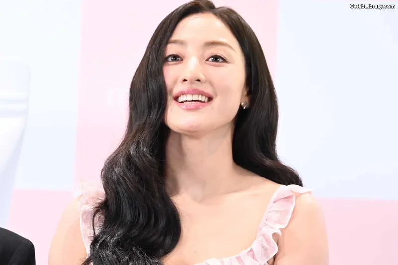 Jihyo (TWICE) photo 14 of 1325