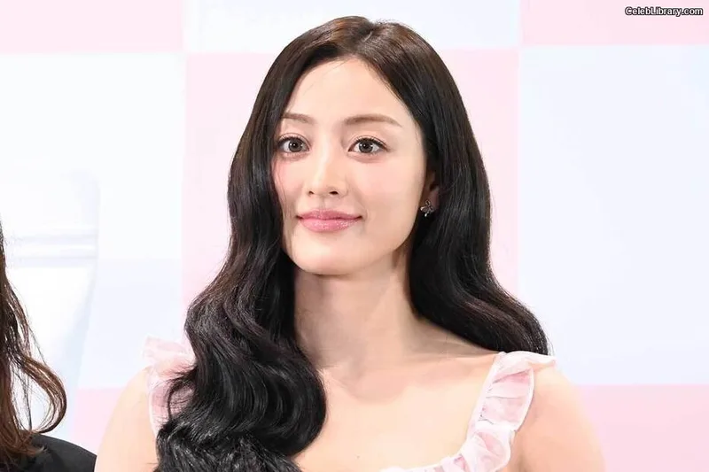 Jihyo (TWICE) photo 21 of 1325