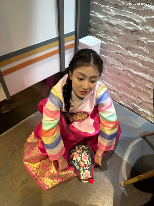 Jihyo (TWICE) photo 5 of 1325