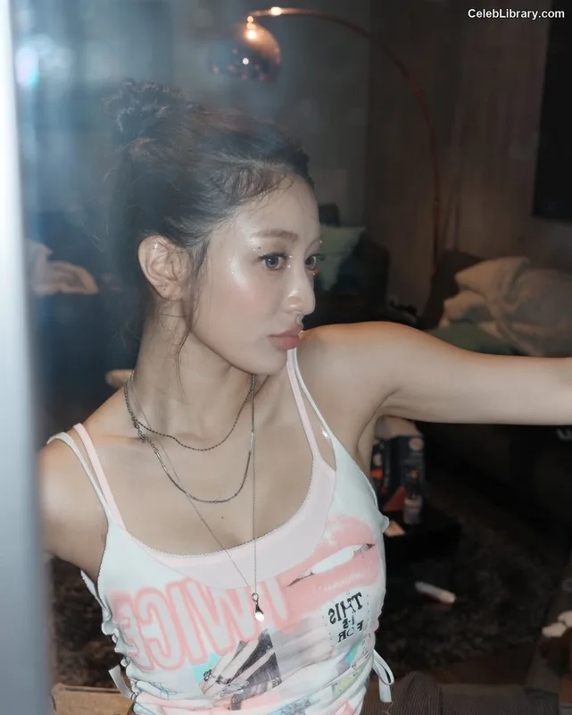 Jihyo (TWICE) photo 9 of 1325