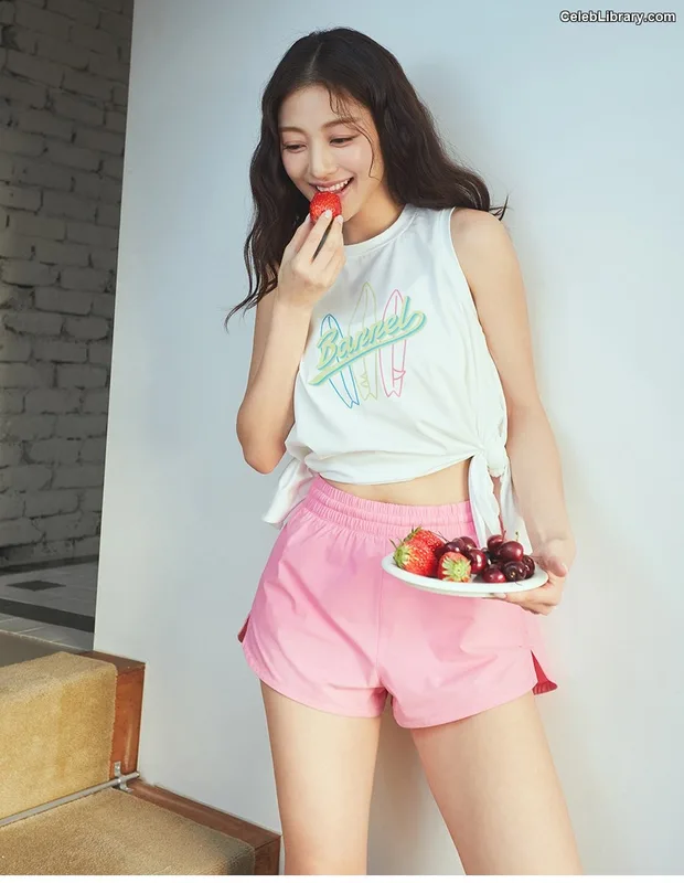 Jihyo (TWICE) photo 9 of 1325