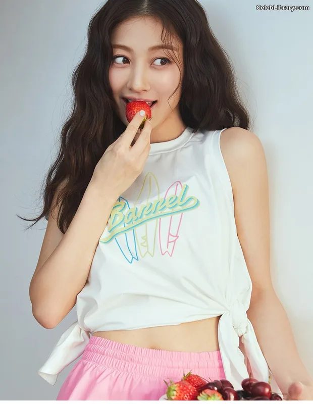 Jihyo (TWICE) photo 10 of 1325