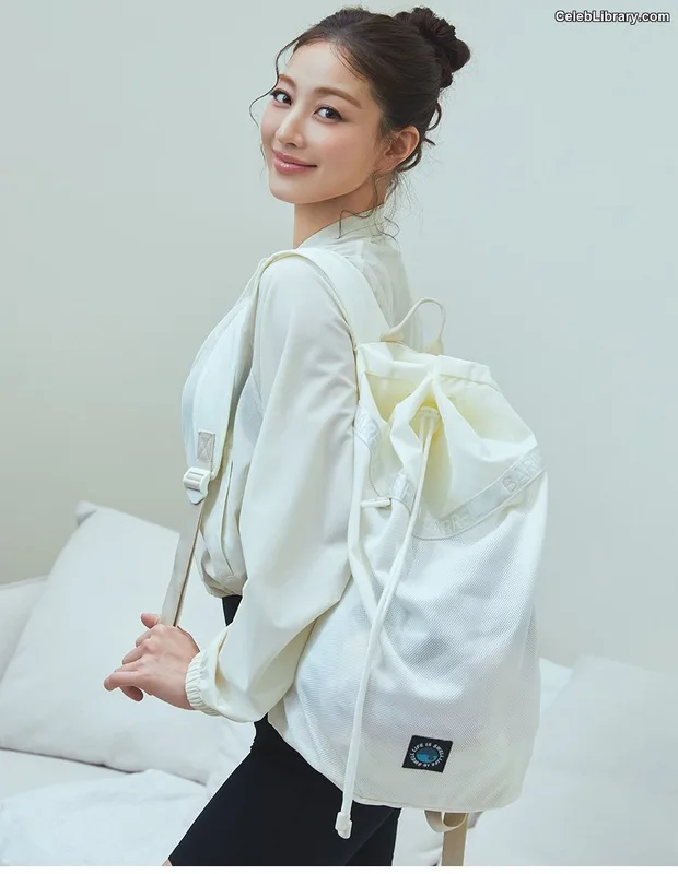 Jihyo (TWICE) photo 23 of 1325