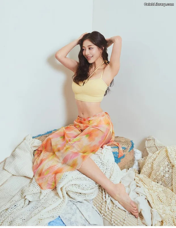 Jihyo (TWICE) photo 5 of 1325
