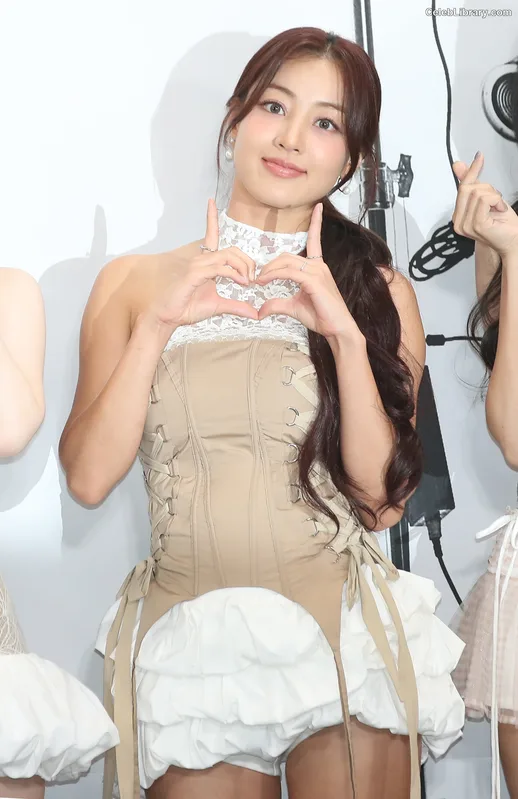 Jihyo (TWICE) photo 10 of 1325