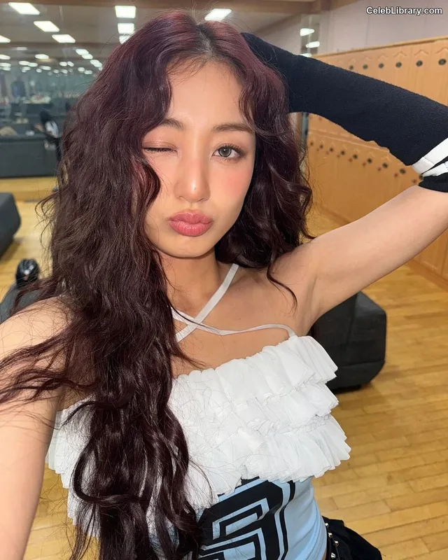 Jihyo (TWICE) photo 22 of 1325