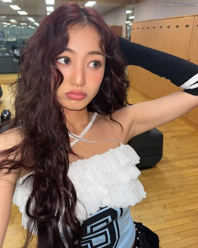 Jihyo (TWICE) photo 24 of 1325