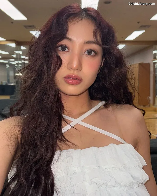 Jihyo (TWICE) photo 4 of 1325