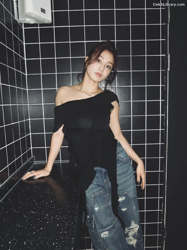 Jihyo (TWICE) photo 7 of 1325