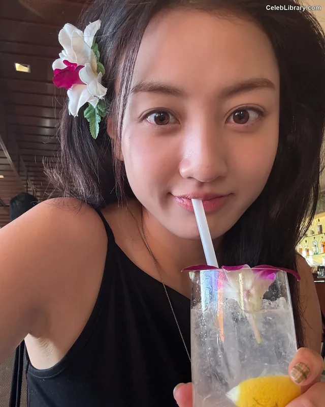 Jihyo (TWICE) photo 10 of 1325