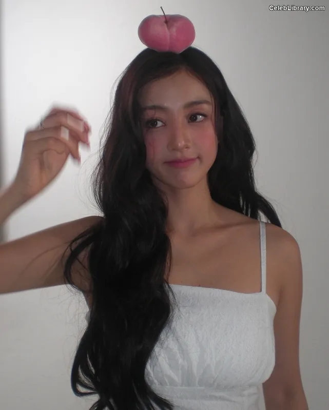 Jihyo (TWICE) photo 19 of 1325