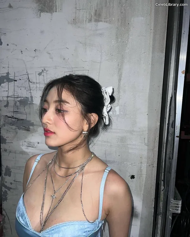 Jihyo (TWICE) photo 5 of 1325